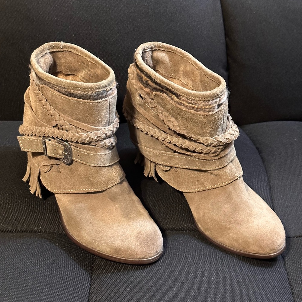 Naughty Monkey Western Style Tan Leather boot’s Women’s Size 7.5